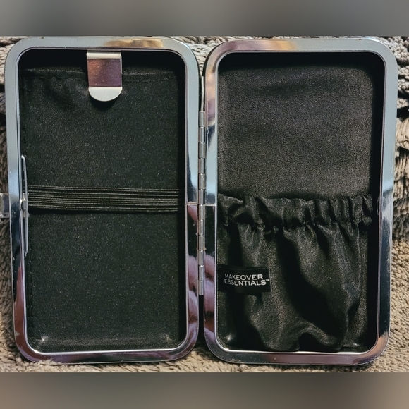 Makeover Essentials Small Multi-purpose Clasp bag - Picture 3 of 4